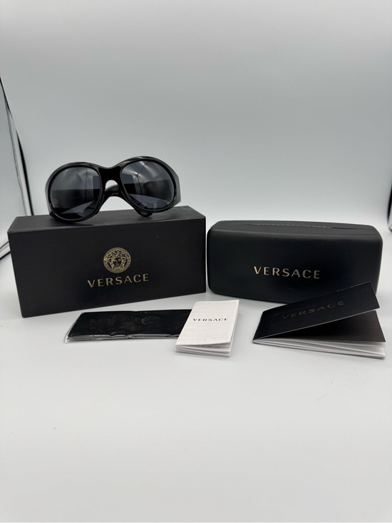 Discontinued Versace Oversized Black Shield Sunglasses Medusa Logo Full Set NOS‎ main image 6